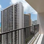 Newly Remodeled Corner Unit At The Waikiki Banyan With Diamond Head Views Condo