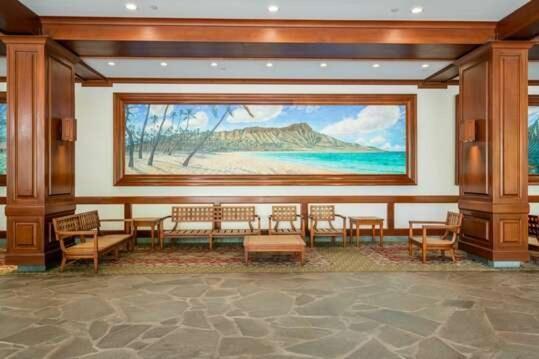 Newly Remodeled Corner Unit At The Waikiki Banyan With Diamond Head Views Apartment Honolulu