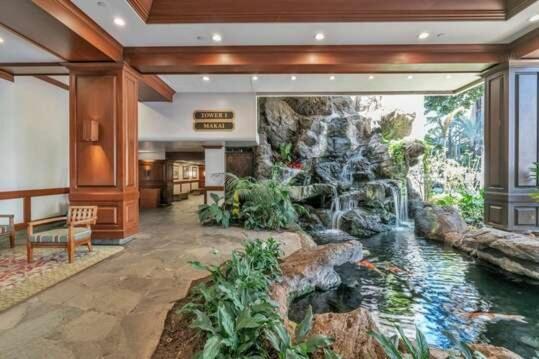 Newly Remodeled Corner Unit At The Waikiki Banyan With Diamond Head Views