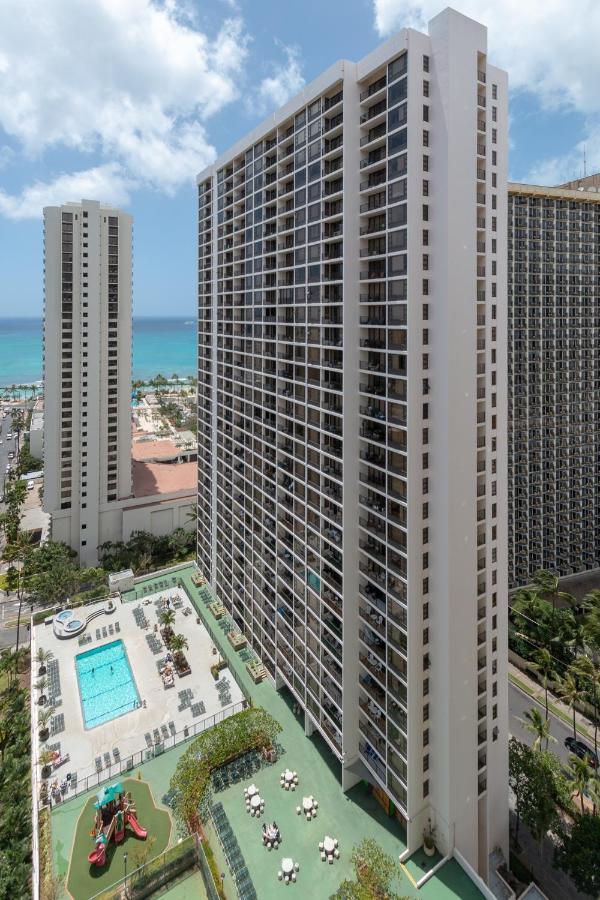 Newly Remodeled Corner Unit At The Waikiki Banyan With Diamond Head Views * Honolulu